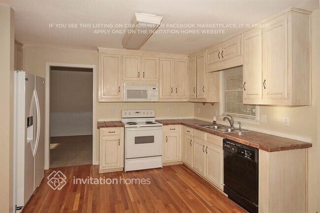 Photo - 2757 Springfount Ct NE