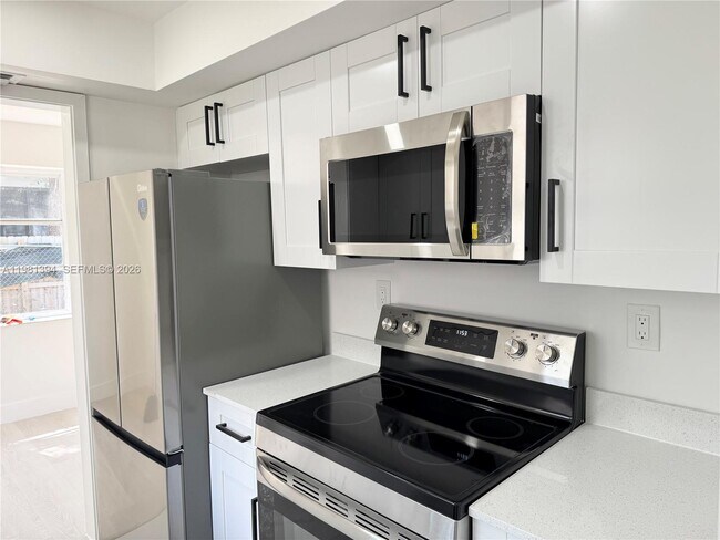 Photo - 890 SW 28th St Unit 2