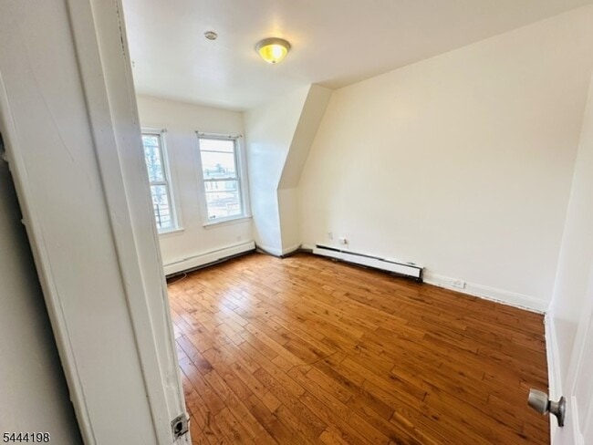 78 Fern Ave