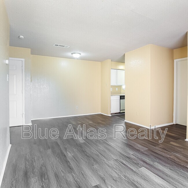 Photo - 8030 Cambridge Cir
