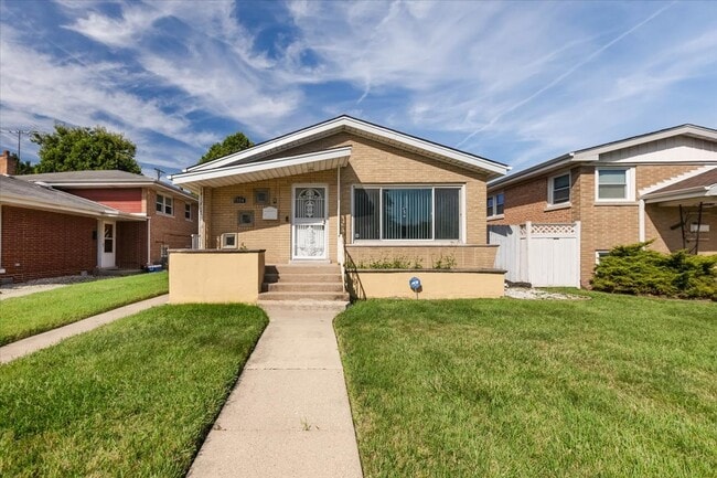 Building Photo - 15304 Grant St