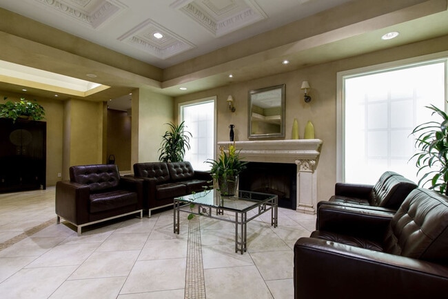 Building Photo - 1104-140 Simcoe St