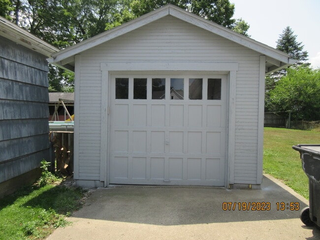 Photo - 1019 W 7th St