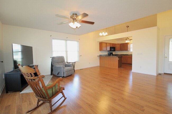 Photo - 120 Hollen Mill Ct