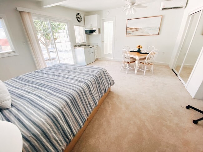 Photo - 2404 Chatsworth Blvd Unidad Studio