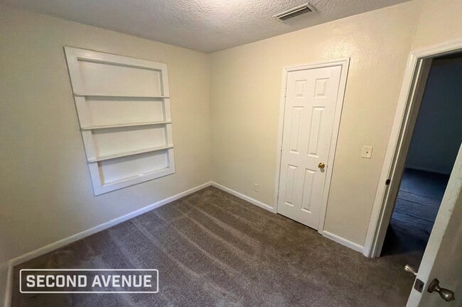 Photo - 9050 9th Ave