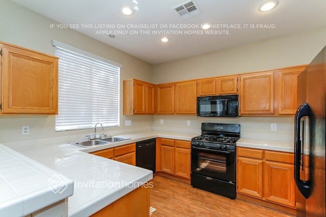 Photo - 1620 Remembrance Hill St