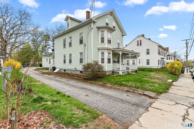 Building Photo - 63 Reynolds St Unit B