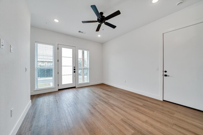 Building Photo - 1601 Mustang Dr Rental