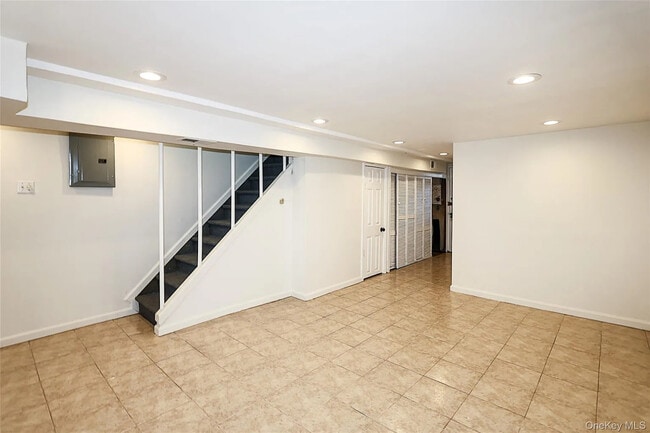 Photo - 21614 132nd Road