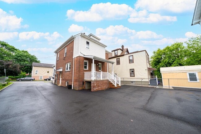 Photo - 351 Somerset St