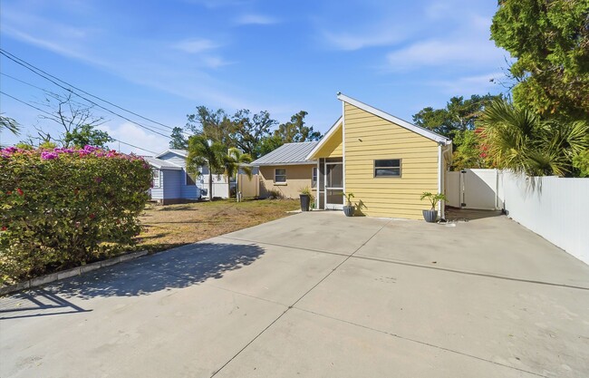 Photo - Charming Sarasota Retreat –4-Bedroom/3-Bathroom Modern Pool Home Near Everything!