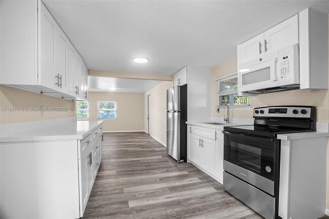 Building Photo - 212 SW 11th St Rental