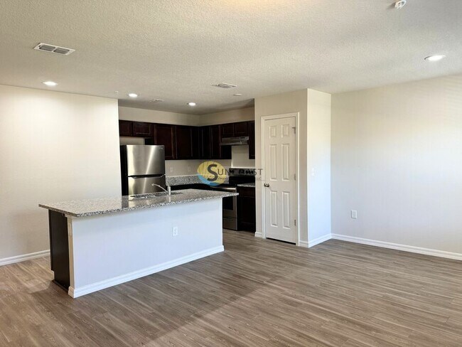 Photo - 7619 Mailes Ct Unidad 7619102