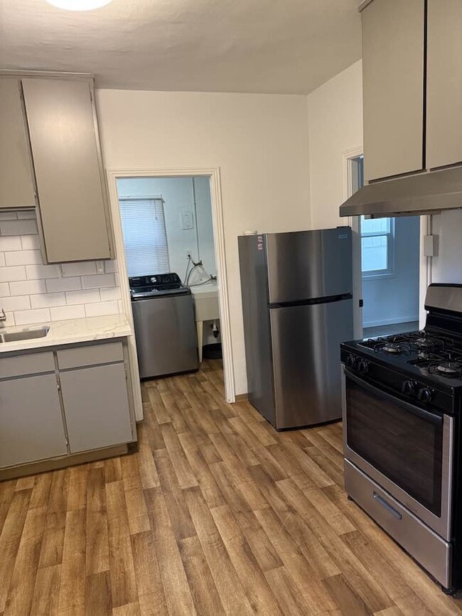 Photo - 677 Almond St