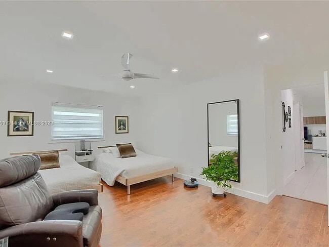 MUST READ: This rental is available for a roommate occupancy. The master bedroom is vacant, while...