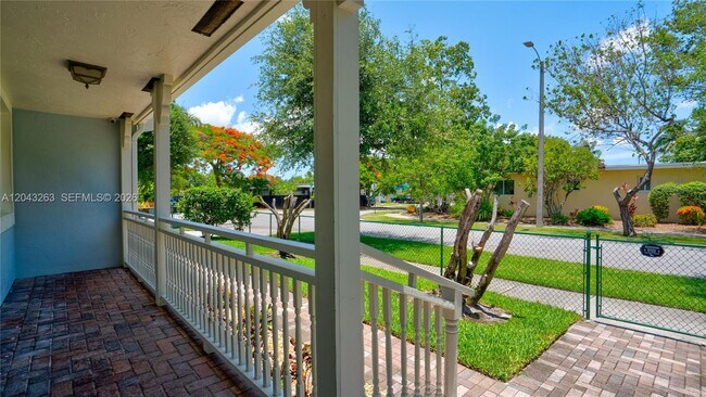 Photo - 500 SW 51st Ct