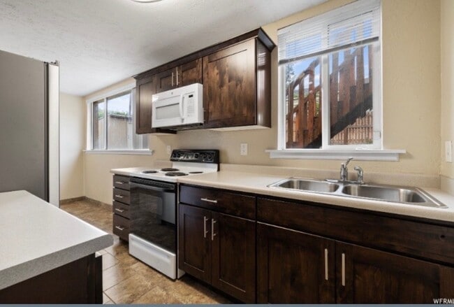 Photo - 1730 W Baroness Pl Unidad A (Downstairs)