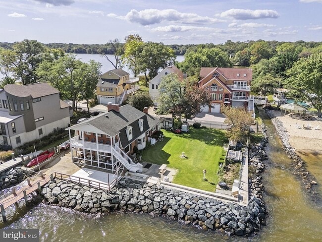 Photo - 2112 Lake Dr