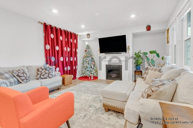 Photo - 30985 NW Brooking St