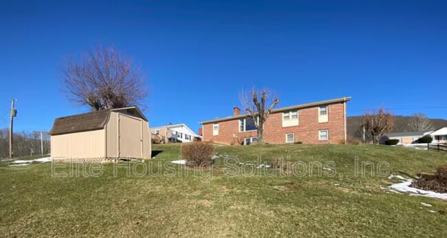 Photo - 410 Colonial Dr