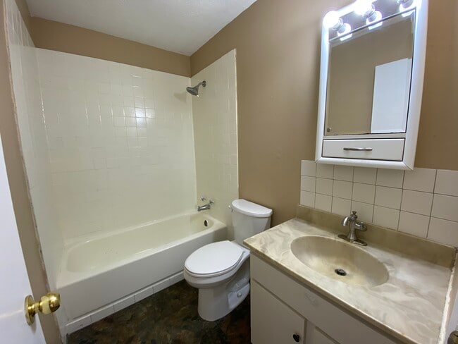 Photo - 714 9th St Unit 714