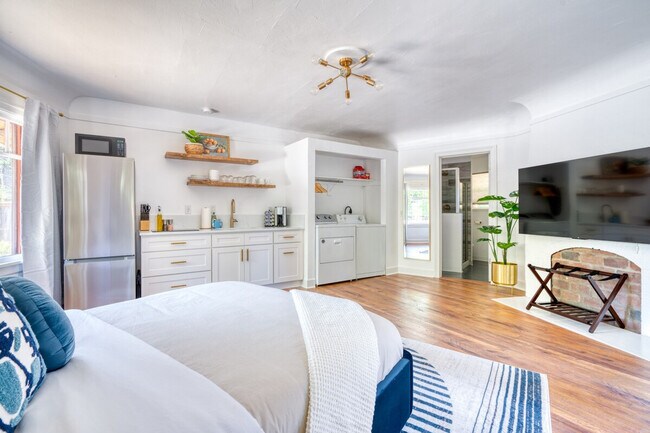 9647 SW Capitol Hwy Unit SI ID1611992P