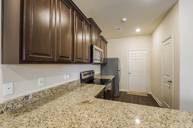 Photo - 504 Clover Cir