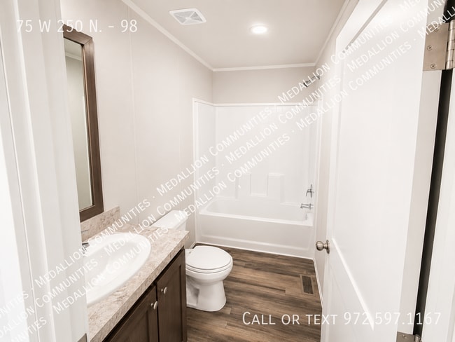 Photo - 75 W 250 N
