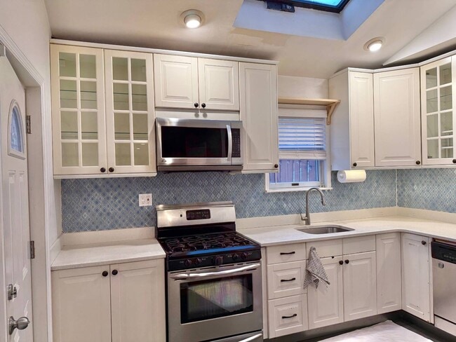 Photo - 207-03 34th Ave