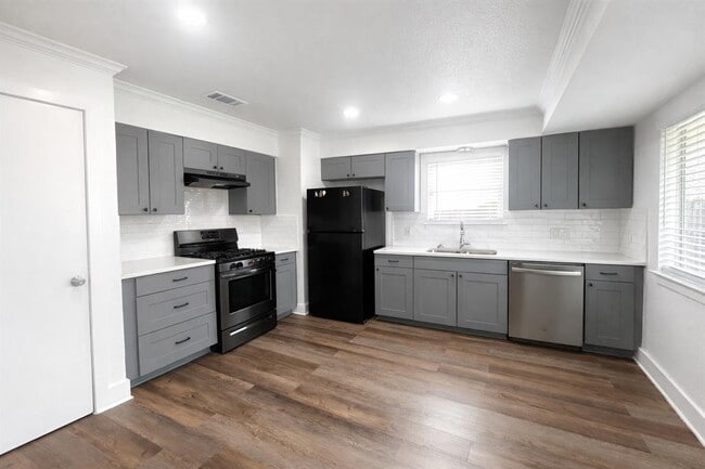 Photo - 5503 Burgundy Dr