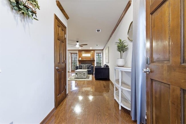 Photo - 2970 Woodruff Dr SE