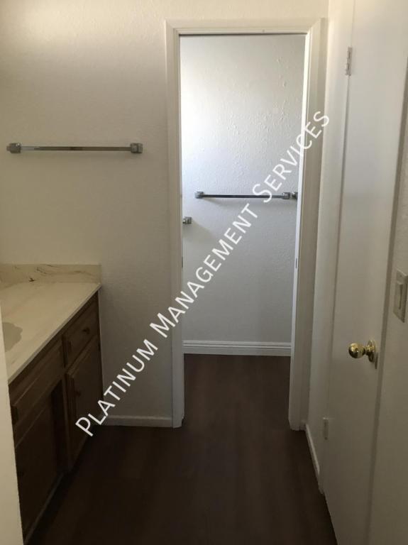 Photo - 440 Cheyenne Cir
