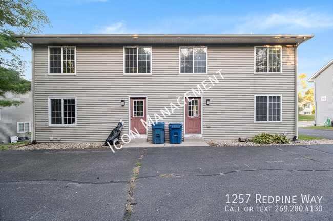 Photo - 1257 Redpine Way