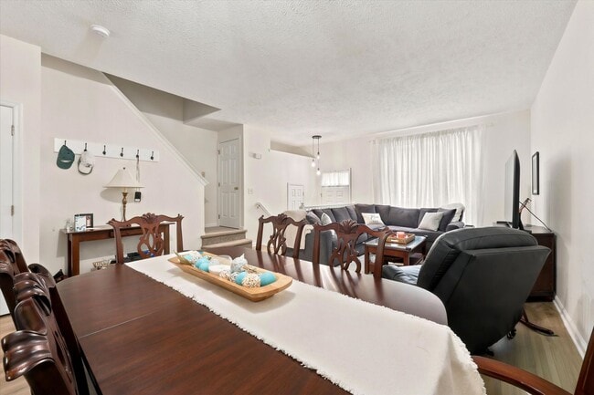 Photo - Town Home in Popular North Pointe