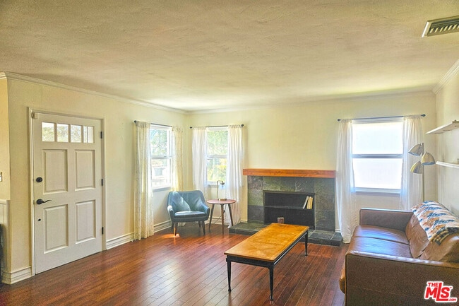 436 N Cordova St