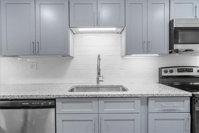 Photo - 5399 Northland Dr NE Unit 303