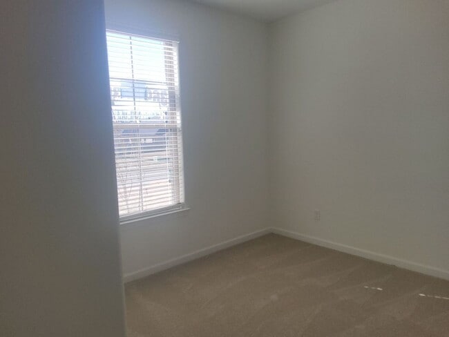 Photo - 360 Green Willow Dr