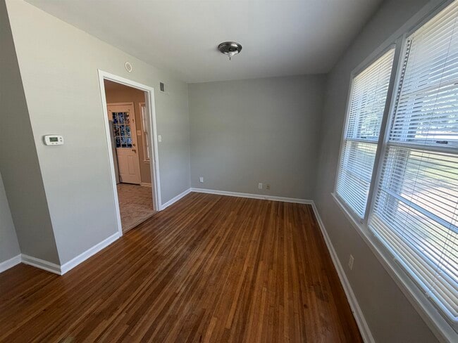 Photo - 1461 Woodston Rd