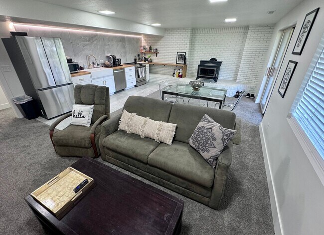 2701 Sky View Dr