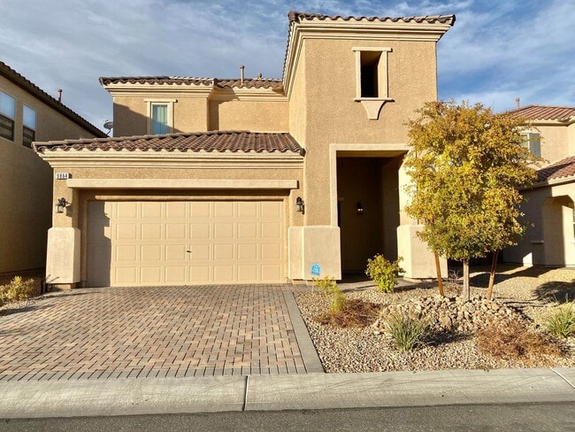 Building Photo - Modern 3-Bedroom Home in Spring Valley – M...