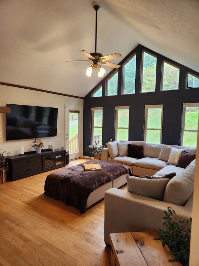 Photo - 651 Tulip Poplar Dr