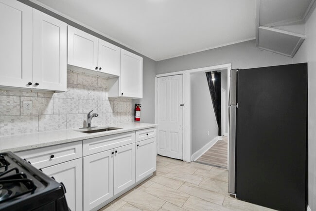 Building Photo - 3856 Olive St Rental