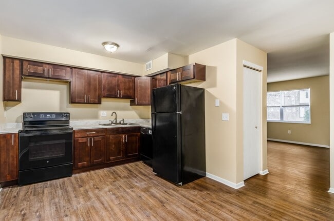 Photo - 2566 Sandbury Blvd