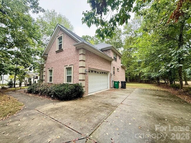 Photo - 7133 Windyrush Rd