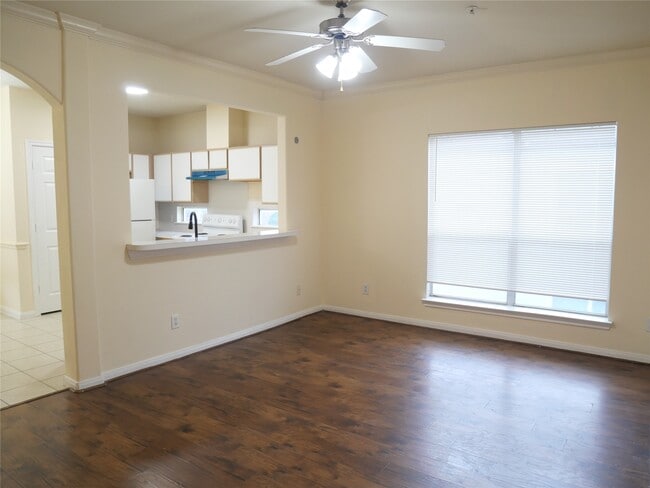 Building Photo - 6289 Wilcrest Dr Unit 7302