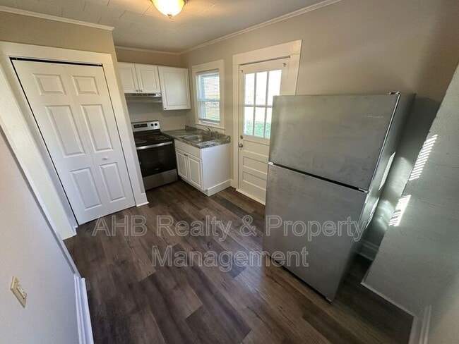 Photo - 511 Cummings St