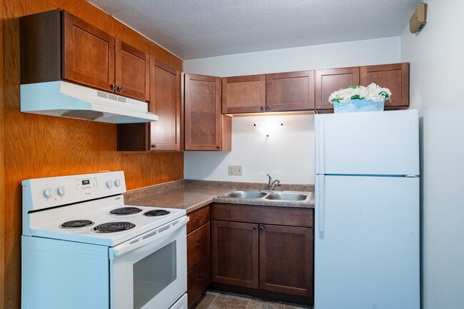 Fargo, ND Morningside Apartments | 11A | Kitchen - Morningside