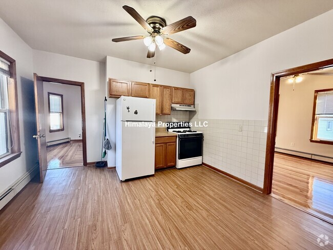 Building Photo - 6 Boston Ave Unit 2 Rental
