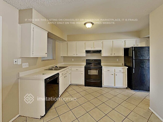 Photo - 1020 W Halstead Dr